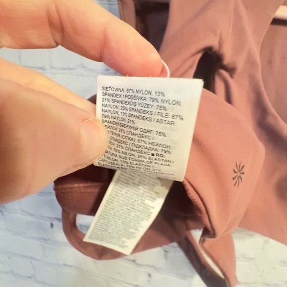 Athleta Conscious Cut Out Crop A-C Sports tank Size Large NWOT - Picture 9 of 10